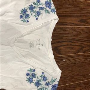 Soft & sexy American Eagle tee shirt
